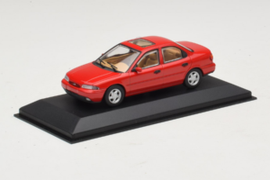 Ford Mondeo Mk1 Sedan Rosso Minichamps 1:43 082000 Pressofusione — immagine 2 di 4