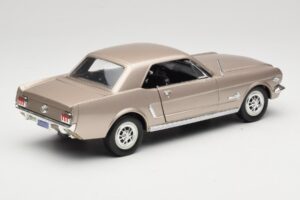 Ford Mustang 1964 1/2 Argento Mira 1:18 6127 Pressofusione — immagine 3 di 8