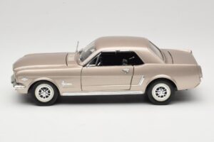 Ford Mustang 1964 1/2 Argento Mira 1:18 6127 Pressofusione — immagine 4 di 8