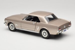 Ford Mustang 1964 1/2 Argento Mira 1:18 6127 Pressofusione — immagine 7 di 8