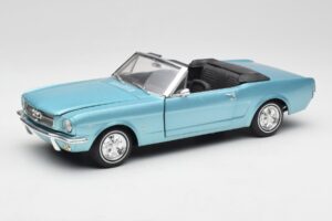Ford Mustang Cabriolet Arcadian Blue Revell 1:18 8832-F1 Pressofusione
