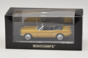 Ford Mustang Cabriolet Oro Minichamps 1:43 400082432 Pressofusione — immagine 4 di 4