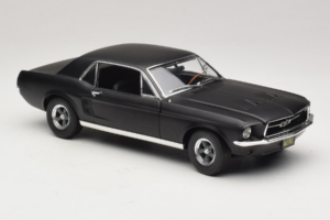 Ford Mustang Creed Movie GreenLight 1:18 13611 Pressofusione — immagine 6 di 8