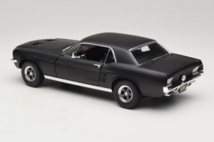 Ford Mustang Creed Movie GreenLight 1:18 13611 Pressofusione — immagine 7 di 8