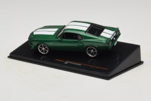 Ford Mustang Custom Verde IXO 1:43 CLC530N Pressofusione — immagine 3 di 4