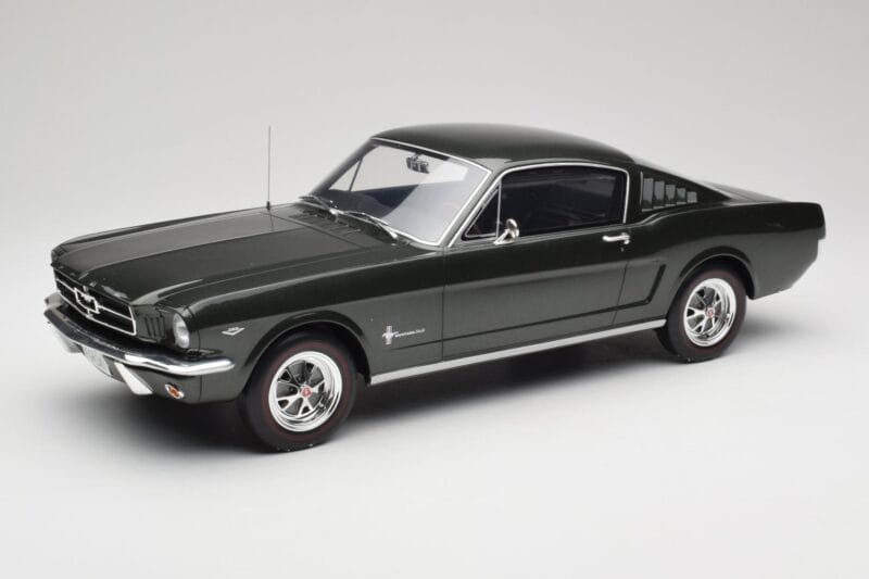 Ford Mustang Fastback Ivy Green Otto 1:12 G079 Resina