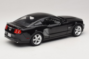 Ford Mustang GT Nero Drive Movie GreenLight 1:18 13609 Pressofusione — immagine 3 di 8