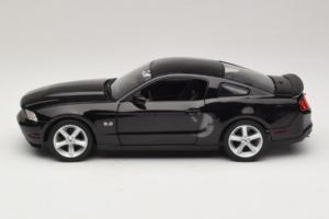 Ford Mustang GT Nero Drive Movie GreenLight 1:18 13609 Pressofusione — immagine 4 di 8