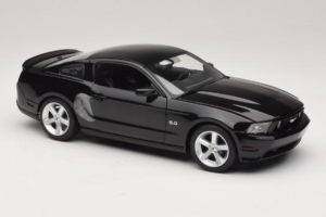 Ford Mustang GT Nero Drive Movie GreenLight 1:18 13609 Pressofusione — immagine 6 di 8
