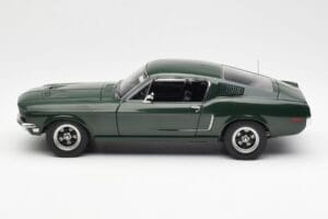 Ford Mustang GT Bullitt Verde AUTOart 1:18 72812 Pressofusione — immagine 4 di 8