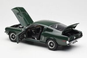 Ford Mustang GT Bullitt Verde AUTOart 1:18 72812 Pressofusione — immagine 5 di 8