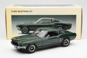 Ford Mustang GT Bullitt Verde AUTOart 1:18 72812 Pressofusione — immagine 8 di 8