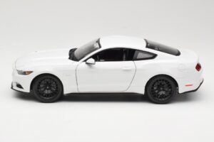 Ford Mustang GT S550 Bianco Maisto 1:18 31197 Pressofusione — immagine 4 di 8