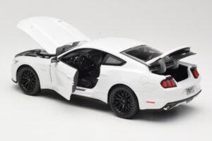 Ford Mustang GT S550 Bianco Maisto 1:18 31197 Pressofusione — immagine 5 di 8
