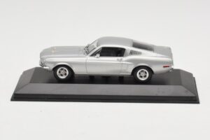Ford Mustang GT Argento Minichamps 1:43 FORD001 Pressofusione