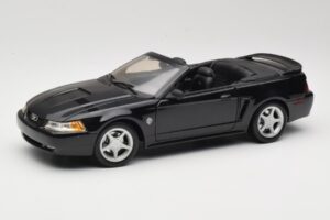 Ford Mustang GT SN95 Cabriolet Nero Maisto 1:18 50328 Pressofusione
