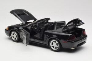 Ford Mustang GT SN95 Cabriolet Nero Maisto 1:18 50328 Pressofusione — immagine 5 di 8