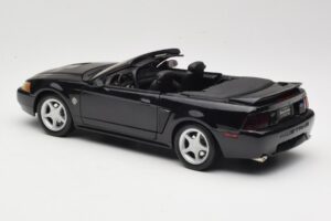 Ford Mustang GT SN95 Cabriolet Nero Maisto 1:18 50328 Pressofusione — immagine 7 di 8