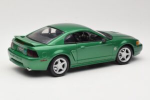 Ford Mustang GT SN95 Verde Maisto 1:18 50326 Pressofusione — immagine 3 di 8