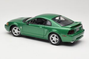 Ford Mustang GT SN95 Verde Maisto 1:18 50326 Pressofusione — immagine 7 di 8