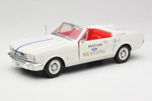 Ford Mustang Pace Car Wimbledon White Solido 1:18 81578 Pressofusione