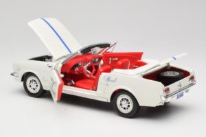 Ford Mustang Pace Car Wimbledon White Solido 1:18 81578 Pressofusione — immagine 5 di 8