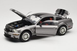 Ford Mustang S197 Shelby GT500 40th Anniversary Grigio Shelby Collectibles 1:18 DC075005 Pressofusione — immagine 2 di 8