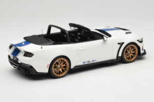 Ford Mustang S650 Shelby Super Snake Oxford White GT Spirit 1:18 GT572 Resina — immagine 2 di 6