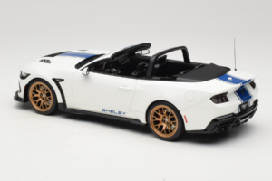 Ford Mustang S650 Shelby Super Snake Oxford White GT Spirit 1:18 GT572 Resina — immagine 5 di 6