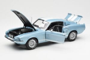 Ford Mustang Shelby GT500 Azzurro Metallizzato Con Strisce Bianche AUTOart 1:18 72907 Pressofusione — immagine 2 di 8