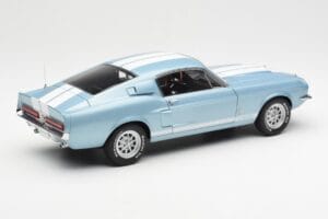 Ford Mustang Shelby GT500 Azzurro Metallizzato Con Strisce Bianche AUTOart 1:18 72907 Pressofusione — immagine 3 di 8