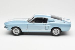 Ford Mustang Shelby GT500 Azzurro Metallizzato Con Strisce Bianche AUTOart 1:18 72907 Pressofusione — immagine 4 di 8