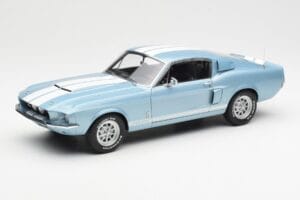 Ford Mustang Shelby GT500 Azzurro Metallizzato Con Strisce Bianche AUTOart 1:18 72907 Pressofusione