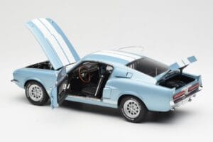 Ford Mustang Shelby GT500 Azzurro Metallizzato Con Strisce Bianche AUTOart 1:18 72907 Pressofusione — immagine 5 di 8