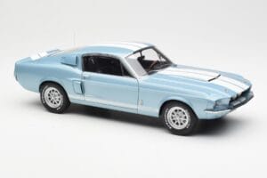 Ford Mustang Shelby GT500 Azzurro Metallizzato Con Strisce Bianche AUTOart 1:18 72907 Pressofusione — immagine 6 di 8