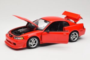 Ford Mustang SVT Cobra R SN95 Rosso Maisto 1:18 531872 Pressofusione — immagine 2 di 8