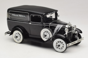 Ford Panel Car Police Patrol Signature Models 1:18 18143 Pressofusione — immagine 4 di 6