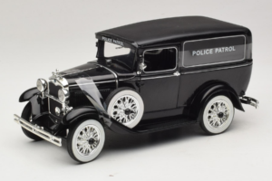 Ford Panel Car Police Patrol Signature Models 1:18 18143 Pressofusione