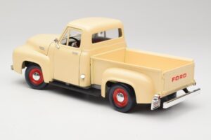 Ford Pickup Colonial Bianco Road Legends 1:18 92148 Pressofusione — immagine 7 di 8