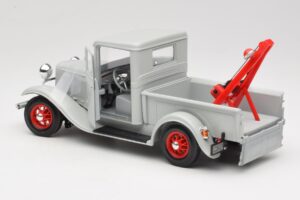 Ford Pick-Up Wrecker Grigio Road Signature 1:18 92257 Pressofusione — immagine 5 di 8
