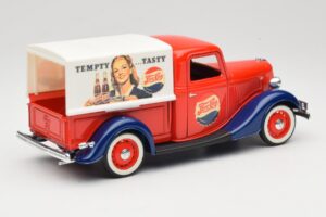 Ford Pickup Truck Pepsi-Cola Solido 1:18 99053 Pressofusione — immagine 3 di 8