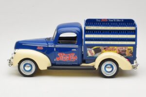 Ford Pepsi-Cola Replica Golden Wheel 1:18 PF351 Pressofusione — immagine 4 di 8