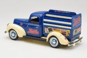 Ford Pepsi-Cola Replica Golden Wheel 1:18 PF351 Pressofusione — immagine 7 di 8