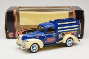 Ford Pepsi-Cola Replica Golden Wheel 1:18 PF351 Pressofusione — immagine 8 di 8