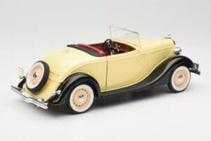 Ford Roadster Dearborn Yellow Solido 1:18 8008 Pressofusione — immagine 3 di 8