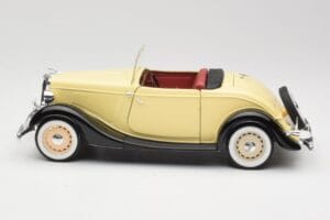 Ford Roadster Dearborn Yellow Solido 1:18 8008 Pressofusione — immagine 4 di 8