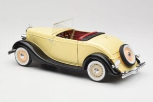 Ford Roadster Dearborn Yellow Solido 1:18 8008 Pressofusione — immagine 7 di 8