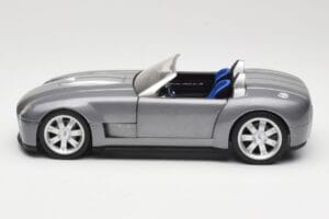 Shelby Cobra Cabriolet Grey Metallic Hot Wheels 1:18 G7220 Pressofusione — immagine 4 di 8
