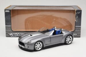 Shelby Cobra Cabriolet Grey Metallic Hot Wheels 1:18 G7220 Pressofusione — immagine 8 di 8