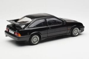 Ford Sierra RS Cosworth Nero AUTOart 1:18 72861 Pressofusione — immagine 3 di 8